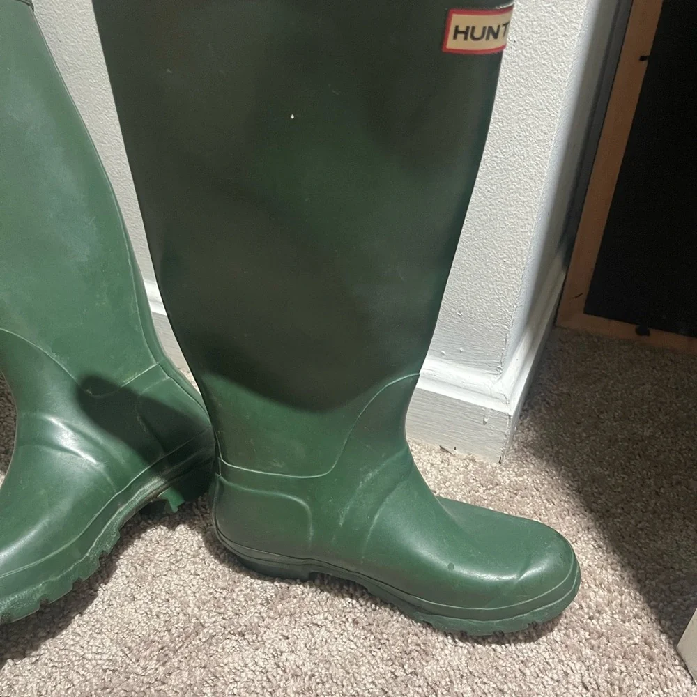 Hunter Classic Dark Green Boots - Picture 2 of 4